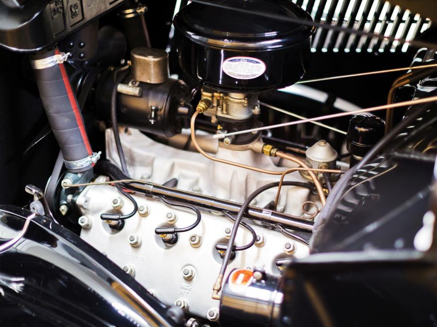  Ford V8 Deluxe Convertible Coupe 1936 года  (фото 9 из 18)